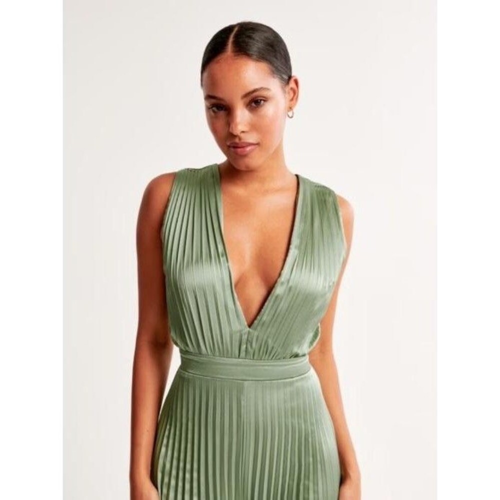Abercrombie Giselle Pleated Satin Jumpsuit Women's Sage Green XXS Petite - Picture 4 of 11